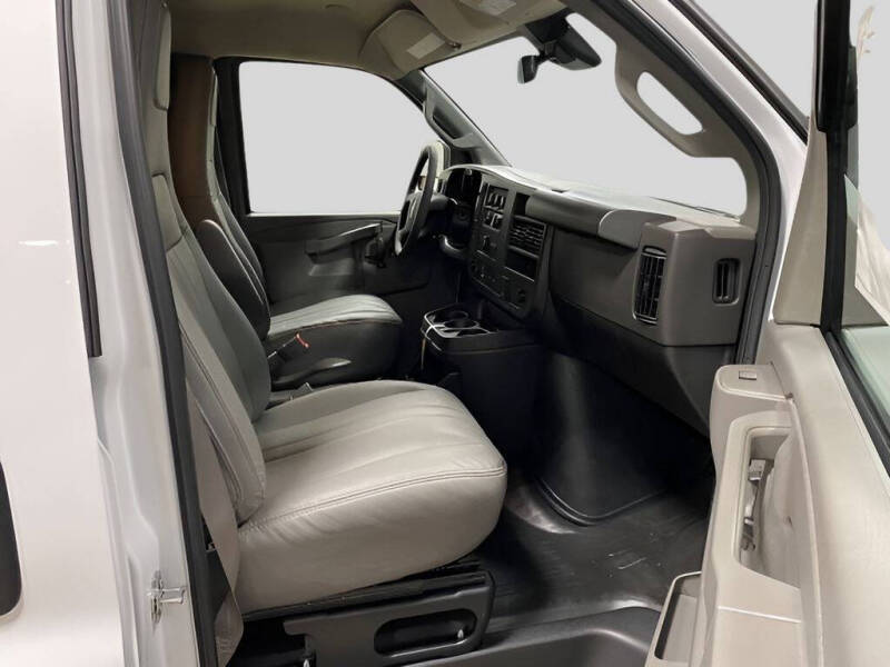 2025 Chevrolet Express 2500