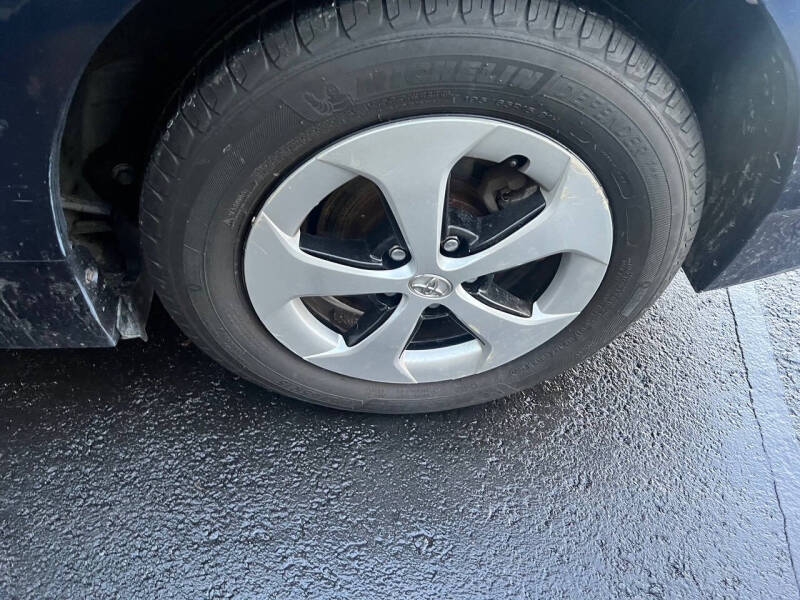 2012 Toyota Prius Two