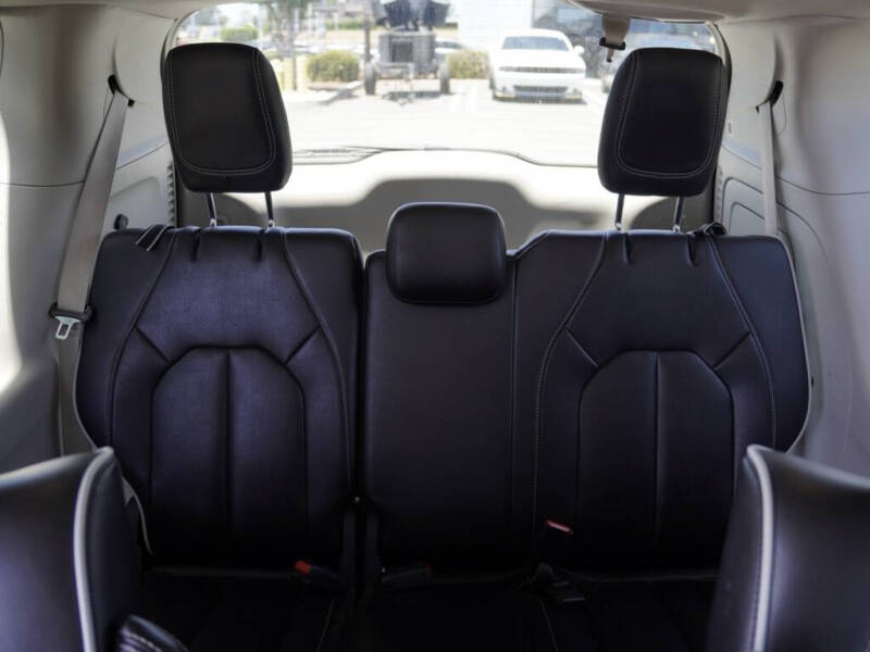 2023 Chrysler Pacifica Plug-In Hybrid Limited