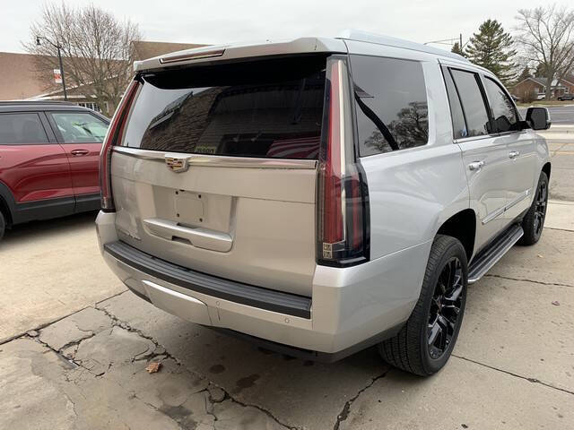 2016 Cadillac Escalade Luxury Collection