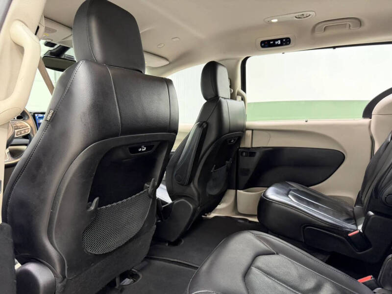 2021 Chrysler Pacifica Touring L