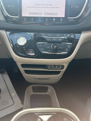 2023 Chrysler Pacifica Touring L