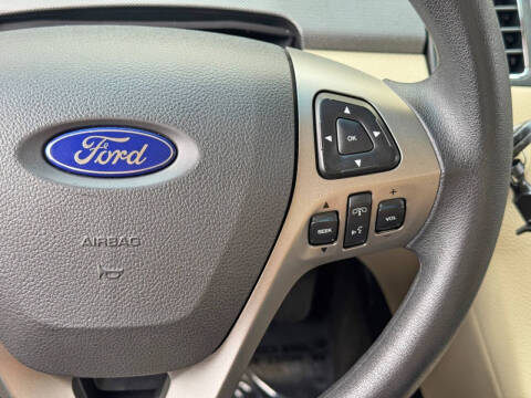 2015 Ford Taurus