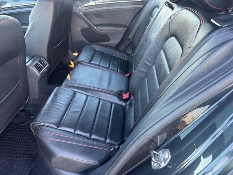 2017 Volkswagen Golf GTI SE