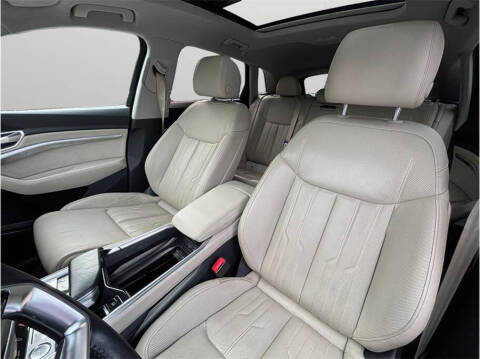2019 Audi e-tron quattro Prestige