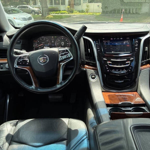 2015 Cadillac Escalade Luxury