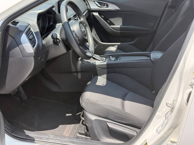 2018 Mazda MAZDA3 Sport
