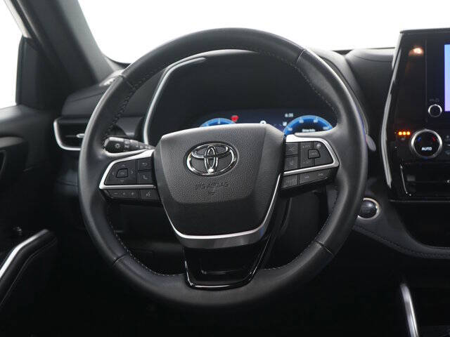 2025 Toyota Highlander XSE