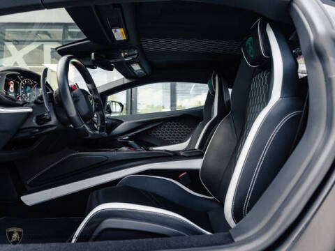 2024 Lamborghini Revuelto