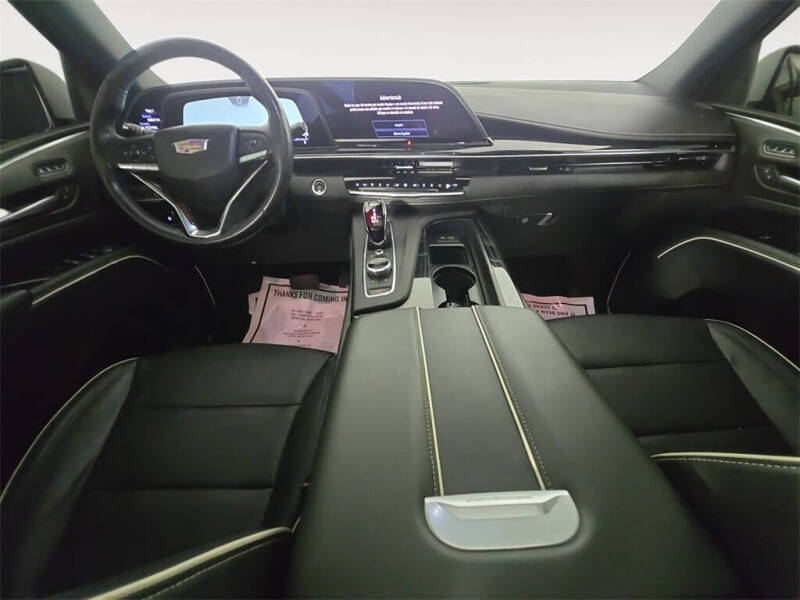 2023 Cadillac Escalade Sport