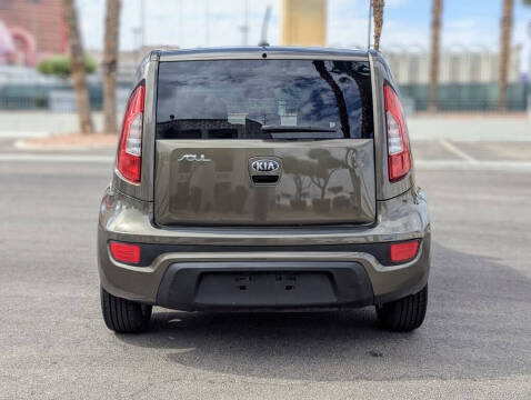2013 Kia Soul +