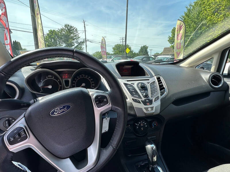 2013 Ford Fiesta SE