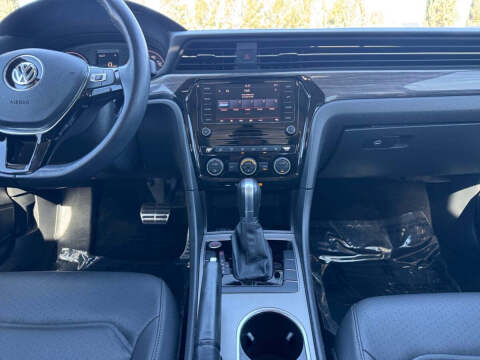 2020 Volkswagen Passat R-Line