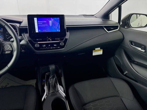 2025 Toyota Corolla Hatchback SE