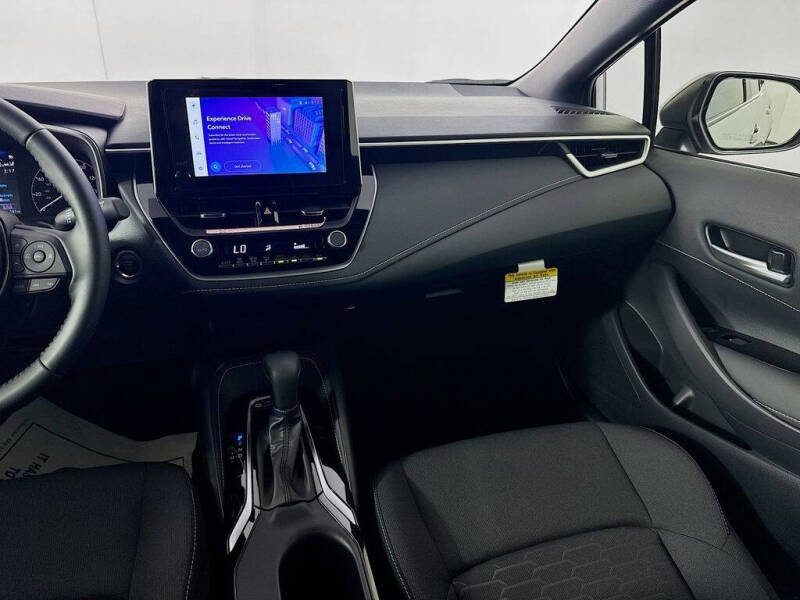 2025 Toyota Corolla Hatchback SE