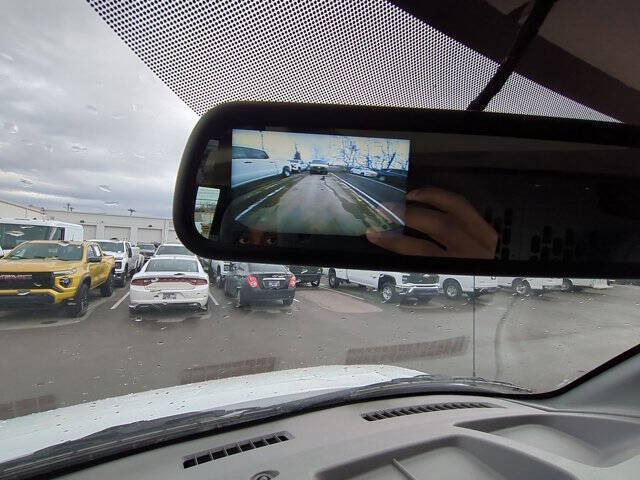 2025 Chevrolet Express 2500