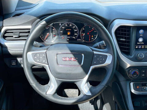 2023 GMC Acadia SLT