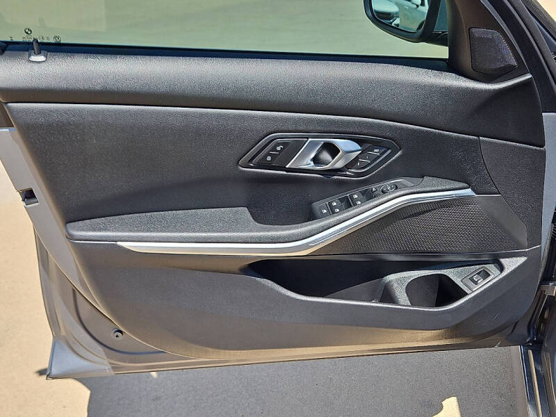 2025 BMW 3 Series 330i