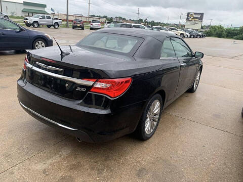 2011 Chrysler 200 Limited