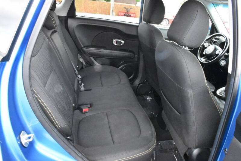 2016 Kia Soul +