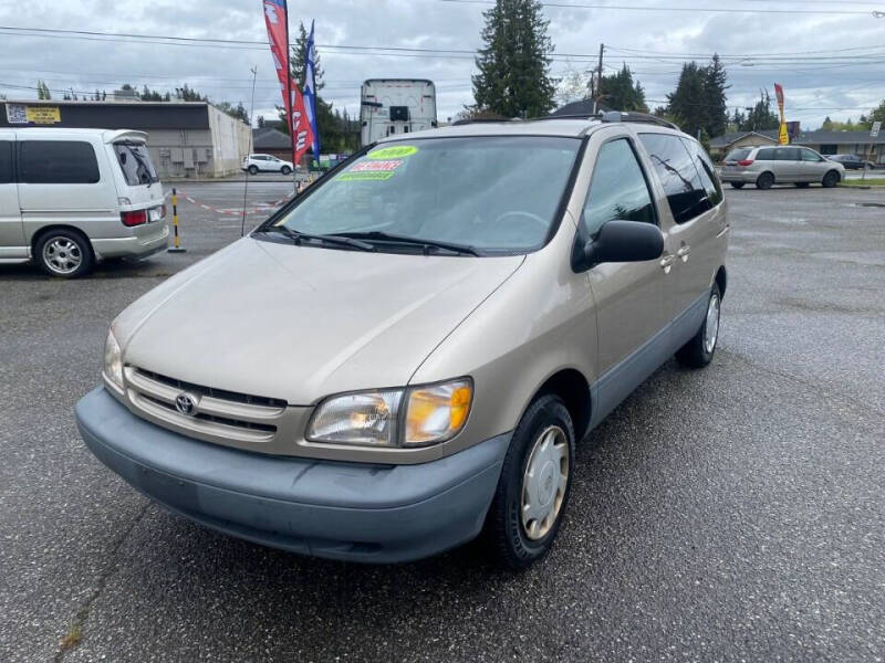 2000 Toyota Sienna LE
