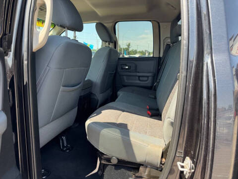 2017 RAM 1500 SLT