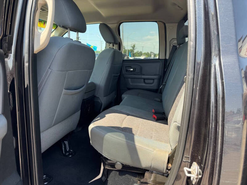 2017 RAM 1500 SLT