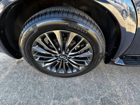 2022 Infiniti QX80 Luxe