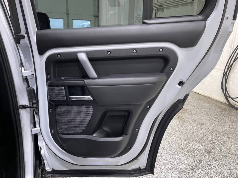 2022 Land Rover Defender 110 V8