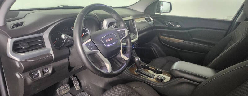 2017 GMC Acadia SLE-2