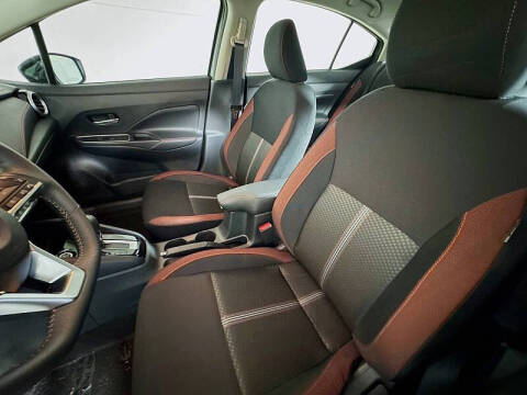 2025 Nissan Versa SR