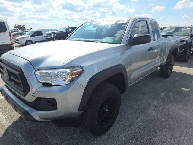 2022 Toyota Tacoma SR's photo