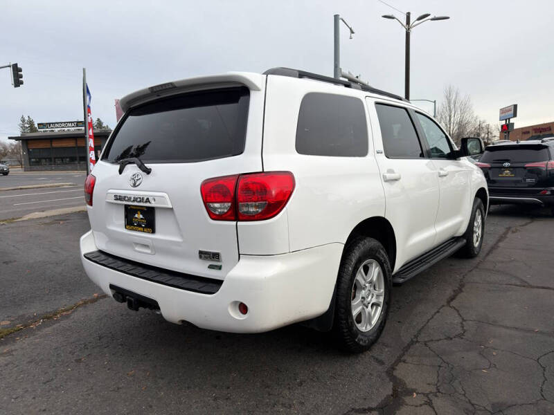 2016 Toyota Sequoia SR5