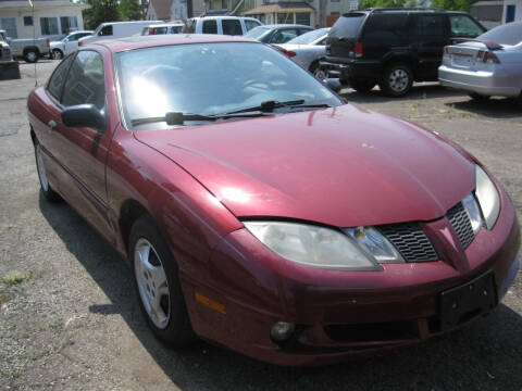 2005 Pontiac Sunfire for sale at S & G Auto Sales in Cleveland OH