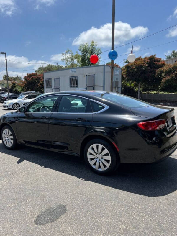 2016 Chrysler 200 LX