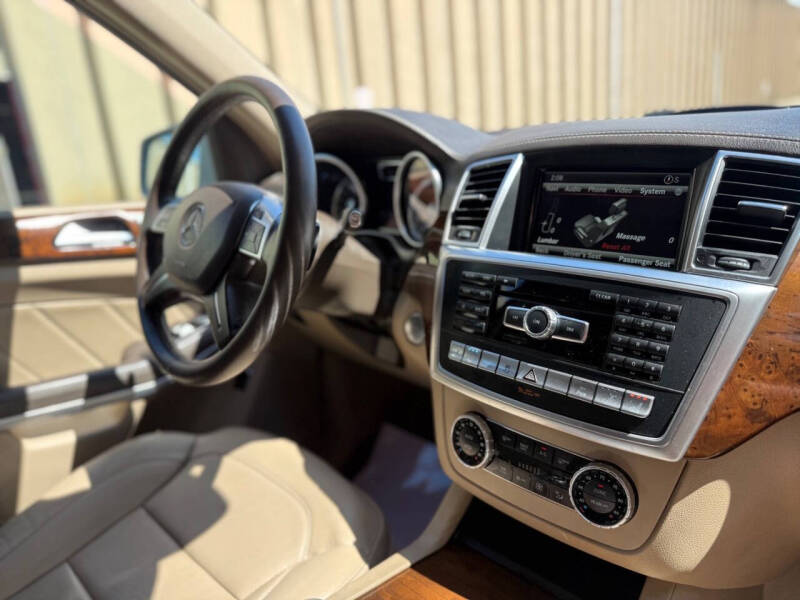 2014 Mercedes-Benz GL-Class GL 550 4MATIC