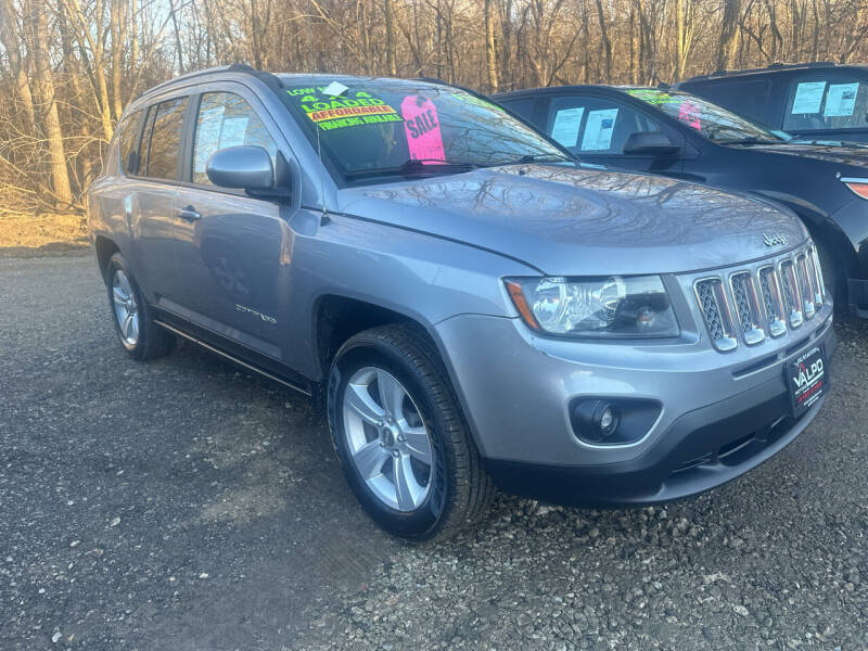 Used 2017 Jeep Compass Latitude with VIN 1C4NJDEB1HD154435 for sale in Valparaiso, IN