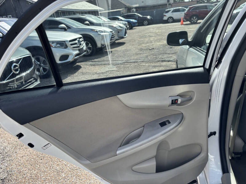 2012 Toyota Corolla LE