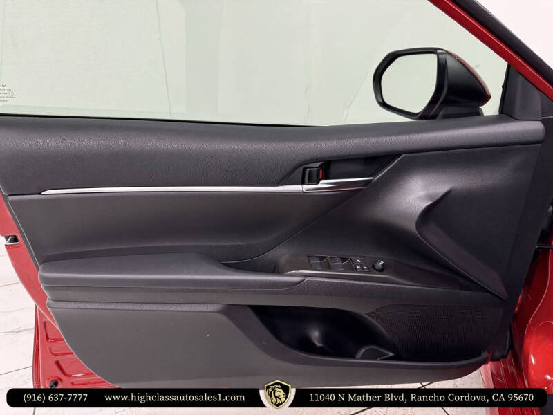 2022 Toyota Camry SE