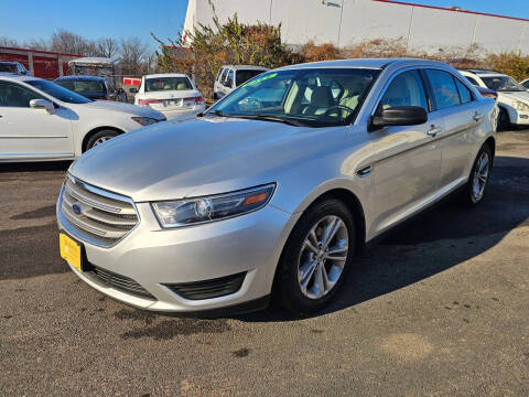 2016 Ford Taurus SE