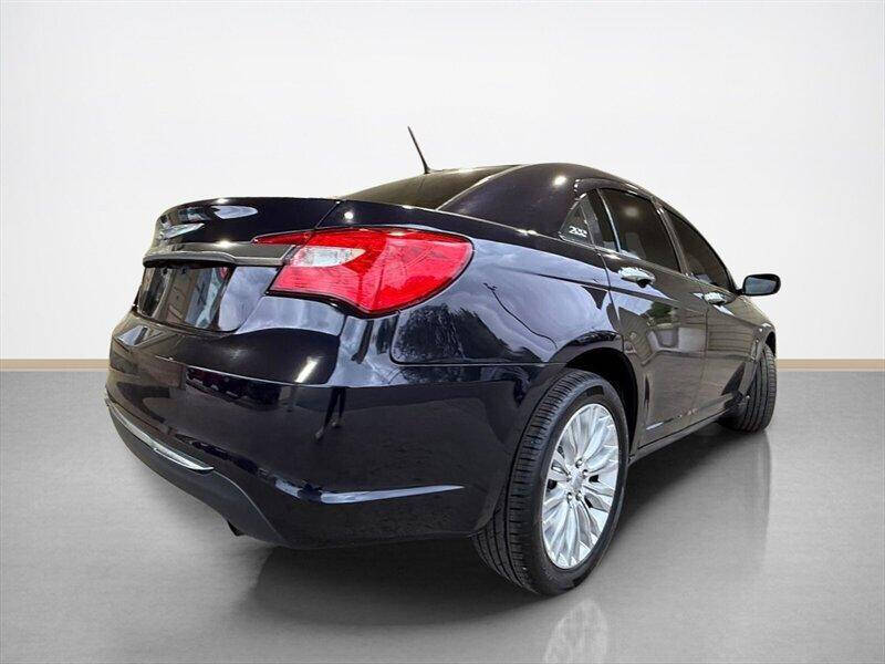 2011 Chrysler 200 Limited