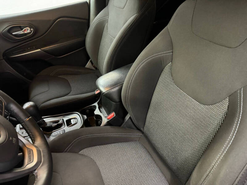 2019 Jeep Cherokee Latitude