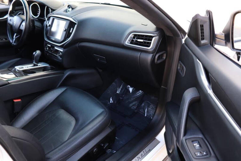 2016 Maserati Ghibli