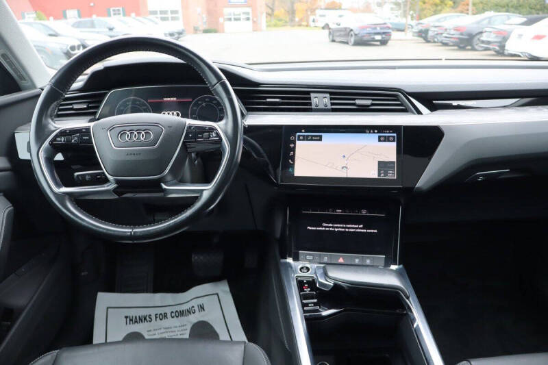 2021 Audi e-tron quattro Premium