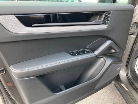 2025 Porsche Cayenne E-Hybrid