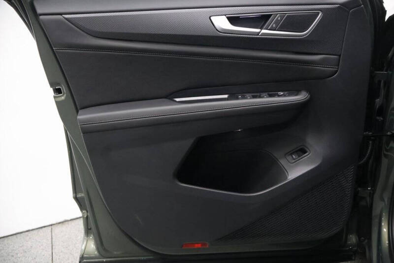 2026 Volkswagen Atlas Cross Sport SEL R-Line Black 4Motion