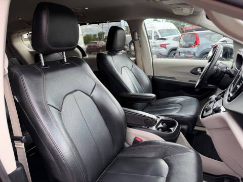 2020 Chrysler Pacifica Touring L
