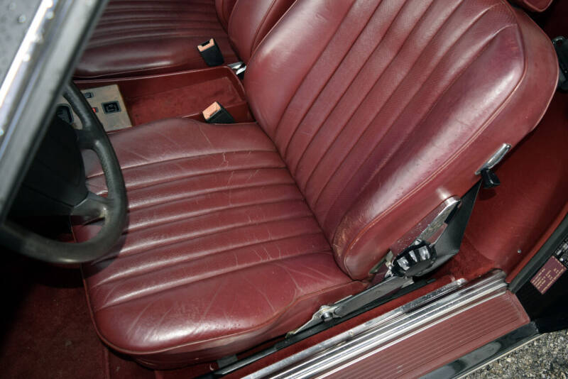 1987 Mercedes-Benz 560-Class 560 SL