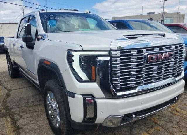 Used 2024 GMC Sierra 3500HD Denali with VIN 1GT49WEY2RF139789 for sale in Bloomington, IL