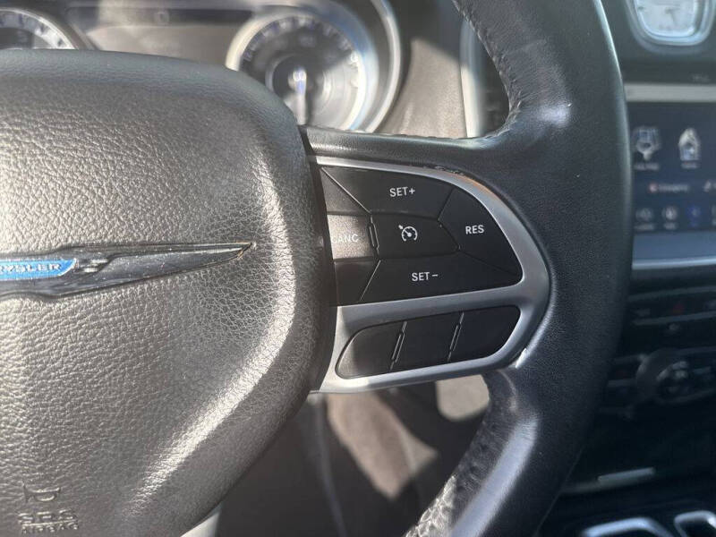 2018 Chrysler 300 Touring L